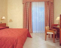 Khách sạn Hotel Continental Wellness & Spa (Sirmione, Ý)
