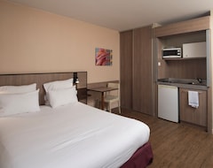 Khách sạn Comfort Suites Rive Gauche Lyon Centre (Lyon, Pháp)