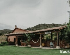 Entire House / Apartment El Astial (San Vicente del Valle, Spain)