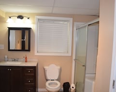 Toàn bộ căn nhà/căn hộ Complete Spacious Two Bedroom Basement With Full Kitchen, Bathroom & Pool Table. (Loganville, Hoa Kỳ)