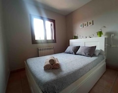 Casa/apartamento entero Casa Nueva Y Aislada De 350m Con Jardín Privado (Molló, España)