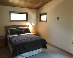 Hele huset/lejligheden Large pet friendly family home in Fairmont with hot tub (cleaning fee included) (Fairmont Hot Springs, Canada)