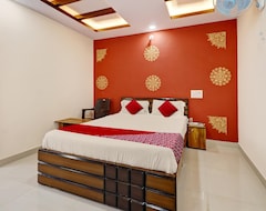 Khách sạn Oyo 820832 Thirumala Comfort & Lodging (Nelamangala, Ấn Độ)