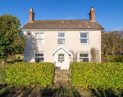 Toàn bộ căn nhà/căn hộ This Well-presented, Stylish And Detached Double-fronted House Sits In A Delightful Rural Setting Ov (Linton, Vương quốc Anh)
