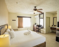 Hotel Petit Lafitte Seaside Bunglow Resort (Playa del Carmen, Meksika)
