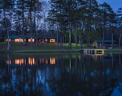 Koko talo/asunto Comfy, Cozy Lakeside Getaway (Perryville, Amerikan Yhdysvallat)