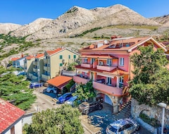 Hotel Holiday Apartment With Internet Access (Baška, Kroatien)