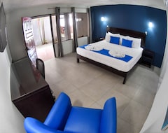 Republik Hotel, Bistro And Nightclub On Site (Jaco, Kostarika)