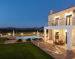 Cijela kuća/apartman Dimokritos Villas! Private Pool, 5 From The Beach & Shops, Panoramic Views (Milopotamos, Grčka)