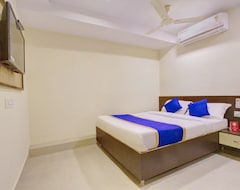 Khách sạn OYO 11412 SVS Luxury Rooms (Hyderabad, Ấn Độ)