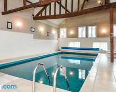 Toàn bộ căn nhà/căn hộ Amazing Home In Rubigny With Swimming Pool (Rubigny, Pháp)