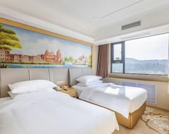 Hotel Huatai Business (Mengjin, China)