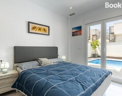Cijela kuća/apartman New Villa With Rooftop Terrace And Pool (Daya Nueva, Španjolska)