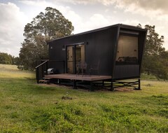 Khu cắm trại Dylan · Dylan The Tiny Cabin In Chittering (Chittering, Vương quốc Anh)