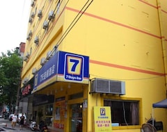 Hotelli 7 Days Inn Wuhan Jinghan Avenue Qianjin 1st Road Branch (Wuhan, Kiina)