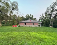 Entire House / Apartment Peaceful Completely Renovated Country Home Close To Wedding Venues And The Metro (Glenwood, USA)