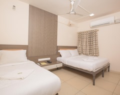 Hotel Sownthariyam (Palani, India)
