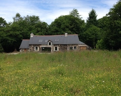 Toàn bộ căn nhà/căn hộ Delightful Farmhouse Near Lake Guerlédan (Sainte-Brigitte, Pháp)