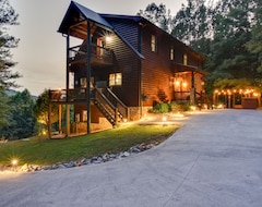 Entire House / Apartment New! 4br Ellijay Cabin W/breathtaking Mtn Views (Ellijay, USA)