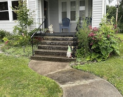 Entire House / Apartment New Listing - College Town Home For Four! (Tiffin, USA)