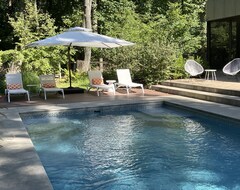 Cijela kuća/apartman Gorgeous Harbert Home With Private Pool & Hot Tub! Close To Beach!! (Harbert, Sjedinjene Američke Države)