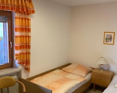 Toàn bộ căn nhà/căn hộ Holiday Apartment Marktrodach For 1 - 3 Persons With 2 Bedrooms - Holiday Apartment (Marktrodach, Đức)