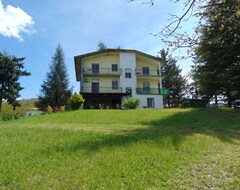 Hele huset/lejligheden Two Bedroom Apartment On The Ground Floor, With Terrace And Bbq (Albareto, Italien)