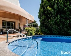 Pensión Lushville - Luxurious Villa With Pool In Valencia (Paterna, España)