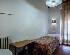 Khách sạn Hotel Villarosa Con Vespa Rent (Sarroch, Ý)
