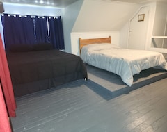 Entire House / Apartment Newly Remodeled Lake House! (Lincoln, USA)