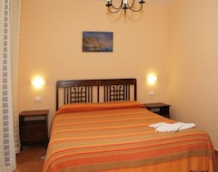 Hotel Dolcevitasorrento Guest House (Sorrento, Italy)