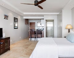 Khách sạn Bantry Beach Luxury Suites (Bantry Bay, Nam Phi)
