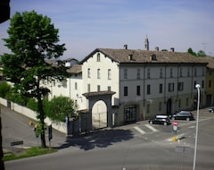 Khách sạn Locanda Del Lupo (Soragna, Ý)
