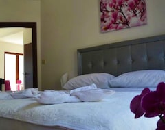 Căn hộ có phục vụ Bocche Di Cattaro Apartments (Kotor, Montenegro)