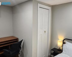 Pansiyon New Stylish 2-Bedroom Basement Suite (Winnipeg, Kanada)