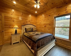 Toàn bộ căn nhà/căn hộ New Listing! Ruby Bear - 2 Bedrooms, 1 Baths, Sleeps 4 (Tellico Plains, Hoa Kỳ)