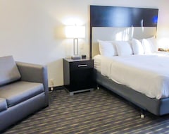 Hotel Comfort Inn & Suites Tigard near Washington Square (Tigard, USA)