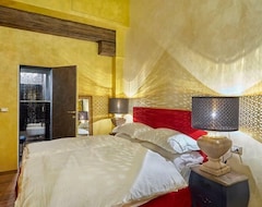 Bed & Breakfast Palazzo Di Alcina - Residenza D'Epoca - Luxury- (Bologna, Ý)