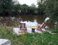 Koko talo/asunto Rural Cottage With Garden Overlooking The Swimming Pond (Parsac, Ranska)