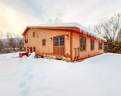 Tüm Ev/Apart Daire Mountain Hideaway With Ski Lockers, Wood Fireplace, Pool Table, Grill & W/d (North Creek, ABD)