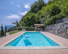 Khách sạn Holiday House For 6 Persons (Menaggio, Ý)