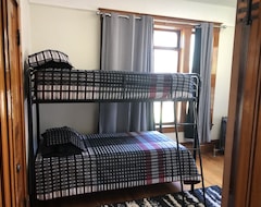 Entire House / Apartment 5 Bedroom - Parsonage Of Glen Haven (Guttenberg, USA)