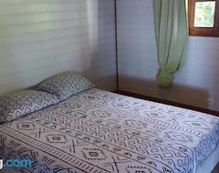 Bed & Breakfast Enzo lodge chambre hibiscus (Uturoa, French Polynesia)
