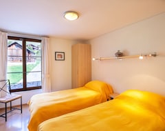 Entire House / Apartment Luxury Alpine Apartment (Château-d'Oex, Switzerland)