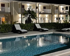 Khách sạn Checkers Townhouses (Providenciales, Quần đảo Turks and Caicos)