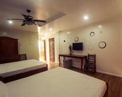Khách sạn Oasis Resort And Spas (Balabag, Philippines)