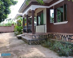Entire House / Apartment Olive Palm Suites (Kampala, Uganda)