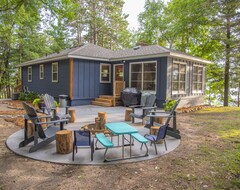 Entire House / Apartment Beautifully Updated Cabin On Pristine Lake Alexander (Randall, USA)