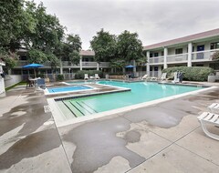 Motel 6 Dallas - Addison (Addison, ABD)