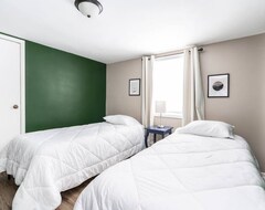 Toàn bộ căn nhà/căn hộ The Green Room / Blue Door Combo -no Cleaning Fees (Massillon, Hoa Kỳ)